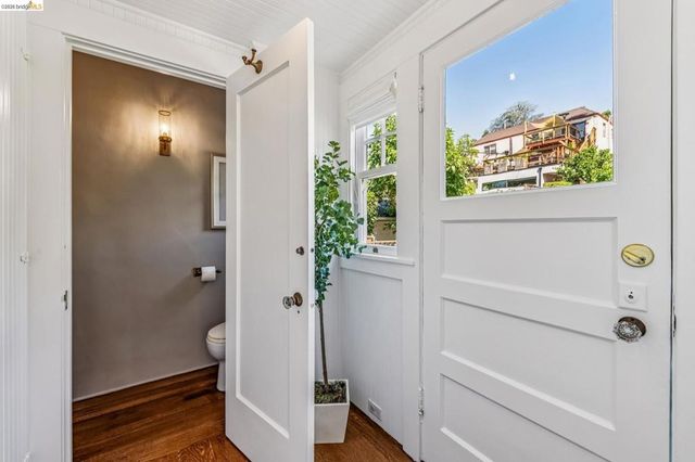 806 Mandana Blvd, Oakland, CA 94610