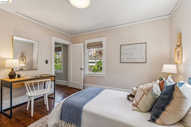 806 Mandana Blvd, Oakland, CA 94610