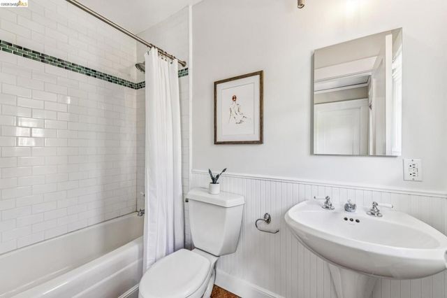 806 Mandana Blvd, Oakland, CA 94610