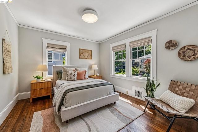 806 Mandana Blvd, Oakland, CA 94610