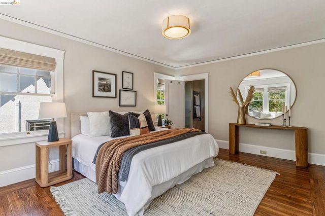 806 Mandana Blvd, Oakland, CA 94610