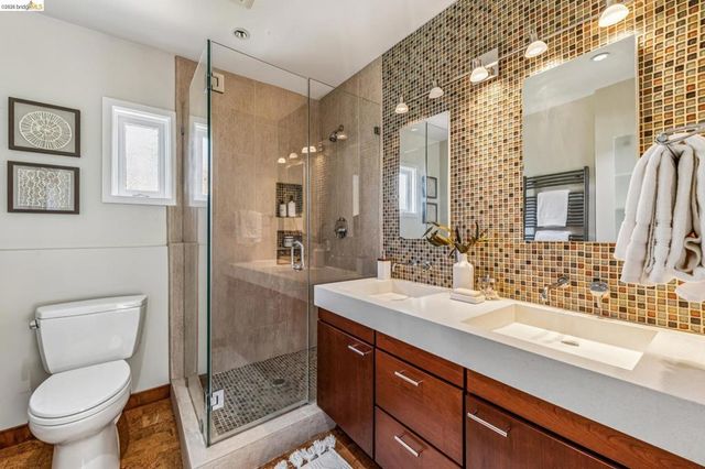 806 Mandana Blvd, Oakland, CA 94610