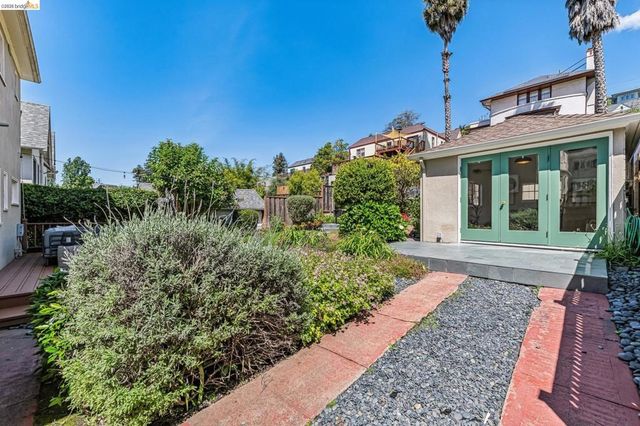 806 Mandana Blvd, Oakland, CA 94610