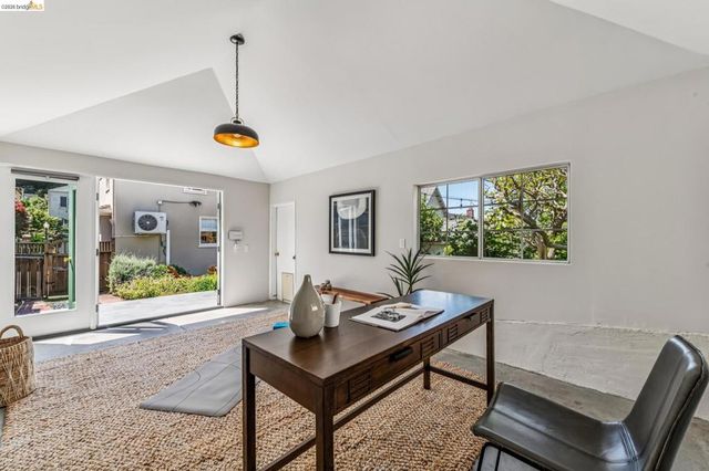 806 Mandana Blvd, Oakland, CA 94610