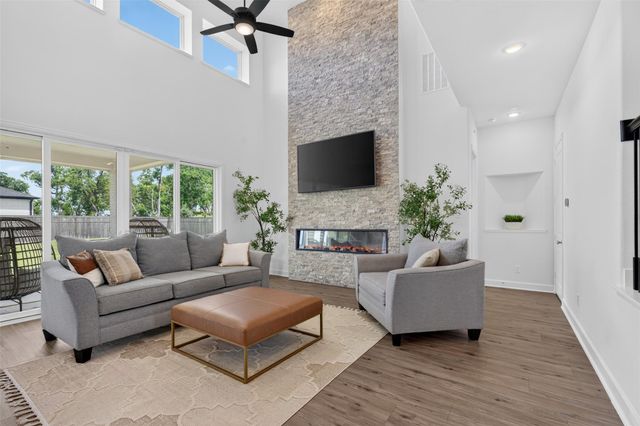 1923 Cathedral Bend Drive, Missouri City, TX 77459