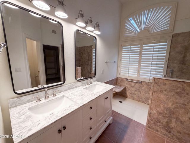 7925 W HARMONY Lane, Peoria, AZ 85382