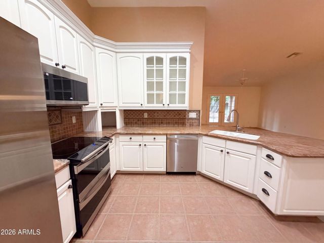 7925 W HARMONY Lane, Peoria, AZ 85382
