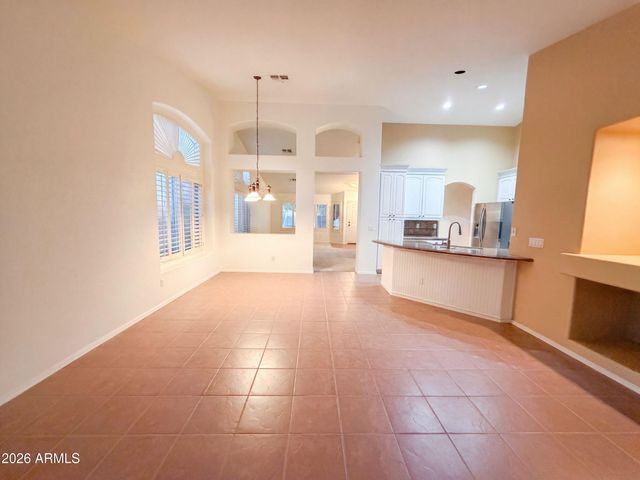 7925 W HARMONY Lane, Peoria, AZ 85382
