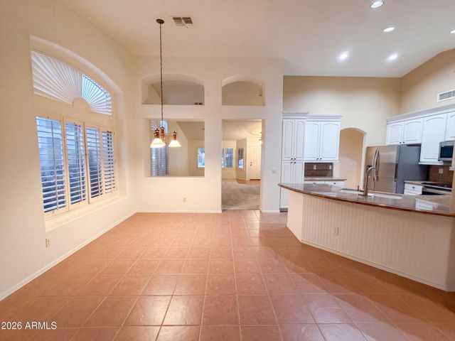 7925 W HARMONY Lane, Peoria, AZ 85382
