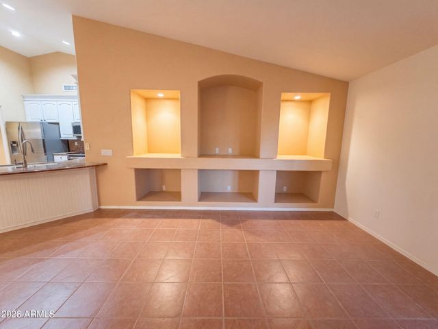 7925 W HARMONY Lane, Peoria, AZ 85382