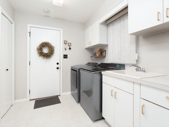 239 Carnoustie Court, Schererville, IN 46375