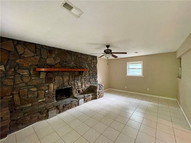 2100 Dee Avenue, Springdale, AR 72762