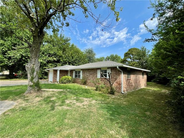 2100 Dee Avenue, Springdale, AR 72762