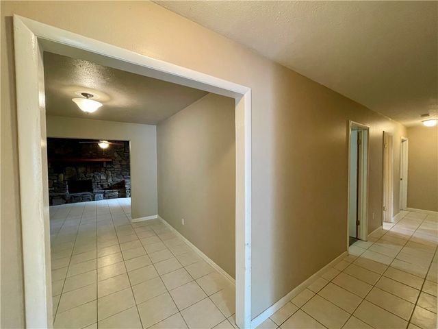 2100 Dee Avenue, Springdale, AR 72762