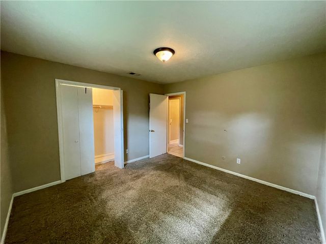 2100 Dee Avenue, Springdale, AR 72762