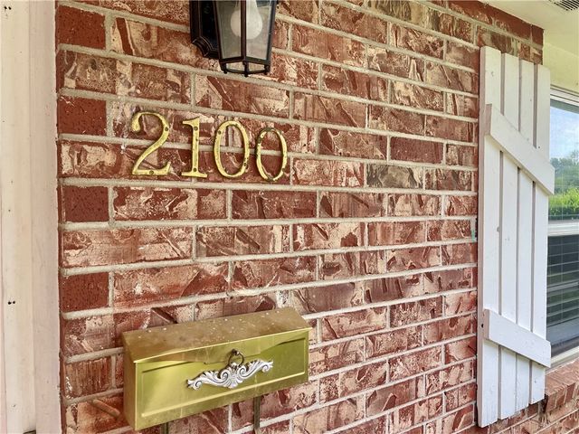 2100 Dee Avenue, Springdale, AR 72762