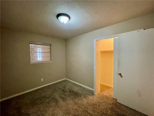 2100 Dee Avenue, Springdale, AR 72762