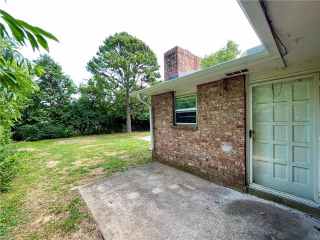 2100 Dee Avenue, Springdale, AR 72762