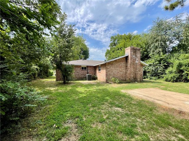 2100 Dee Avenue, Springdale, AR 72762