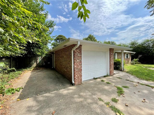 2100 Dee Avenue, Springdale, AR 72762
