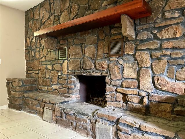 2100 Dee Avenue, Springdale, AR 72762