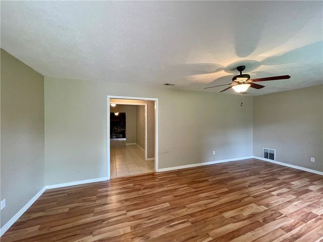 2100 Dee Avenue, Springdale, AR 72762