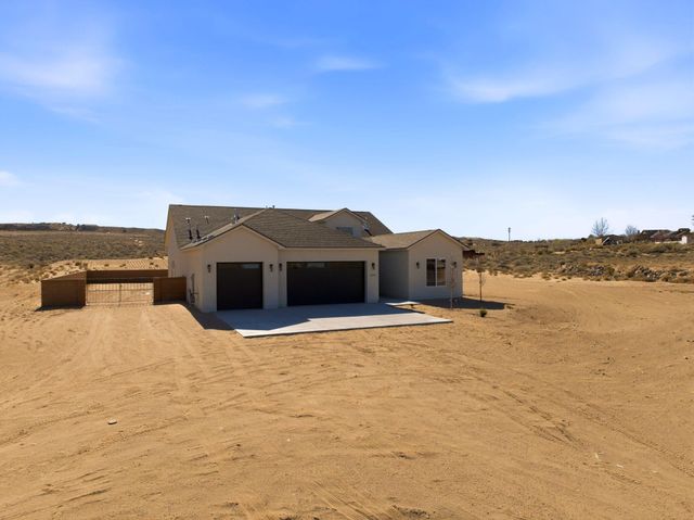 1616 Pine Road NE, Rio Rancho, NM 87144