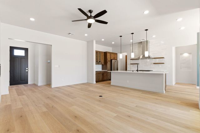 1616 Pine Road NE, Rio Rancho, NM 87144