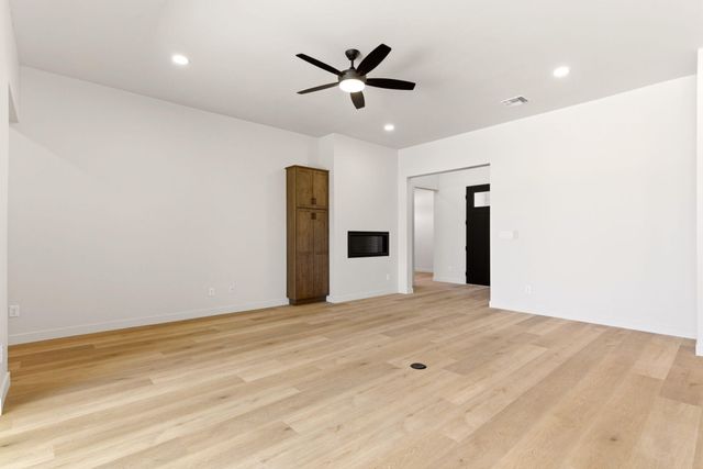 1616 Pine Road NE, Rio Rancho, NM 87144