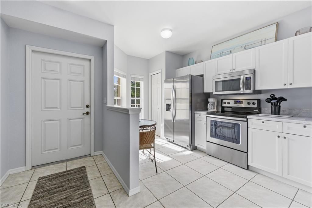 9175 Celeste DR 204, NAPLES, FL 34113 — photo 4