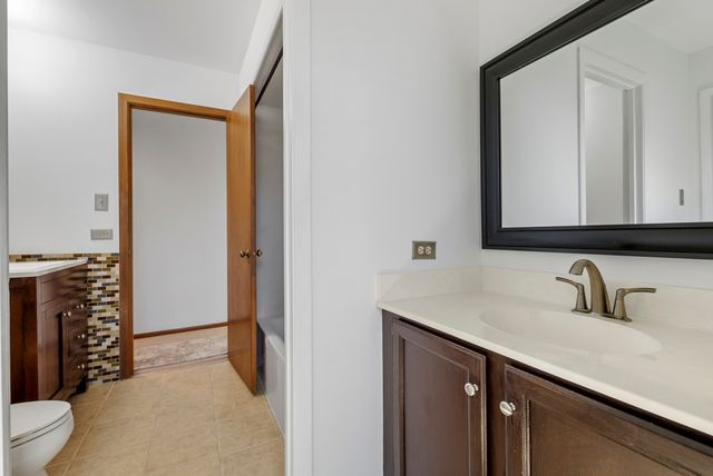 15581 Frances Lane, Orland Park, IL 60462