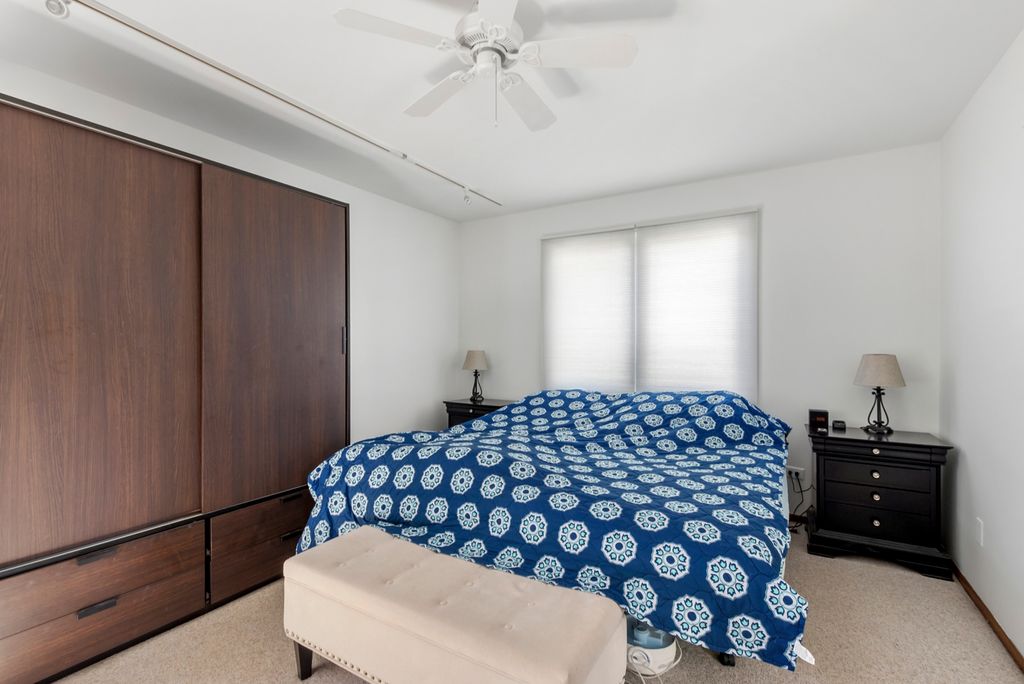 Image 13 of property listing at 15581 Frances Lane, Orland Park, IL 60462