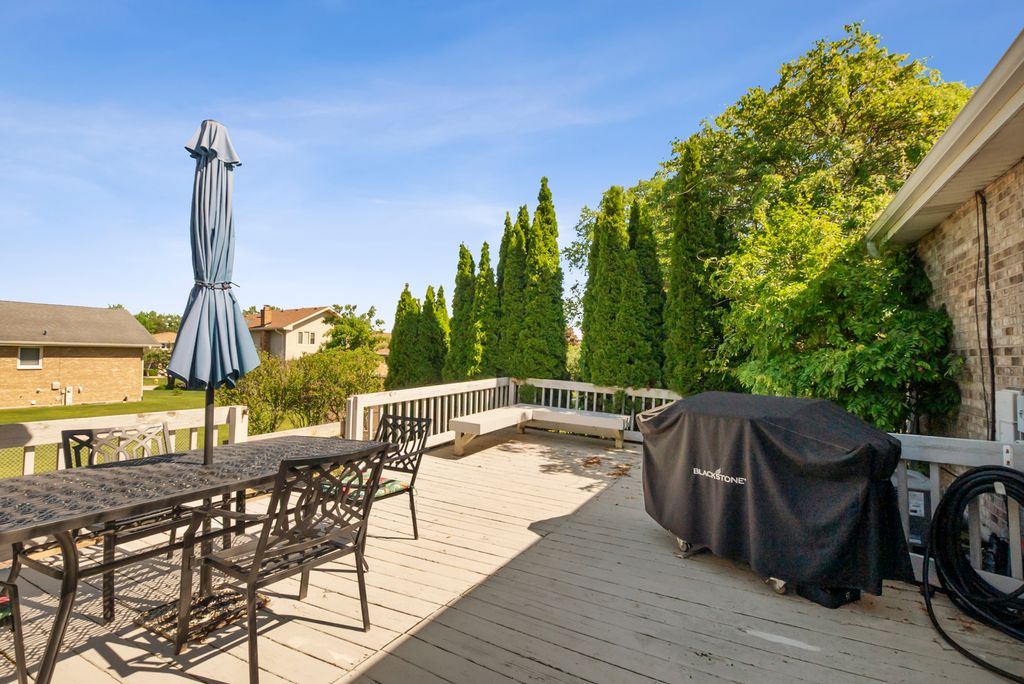 Image 21 of property listing at 15581 Frances Lane, Orland Park, IL 60462
