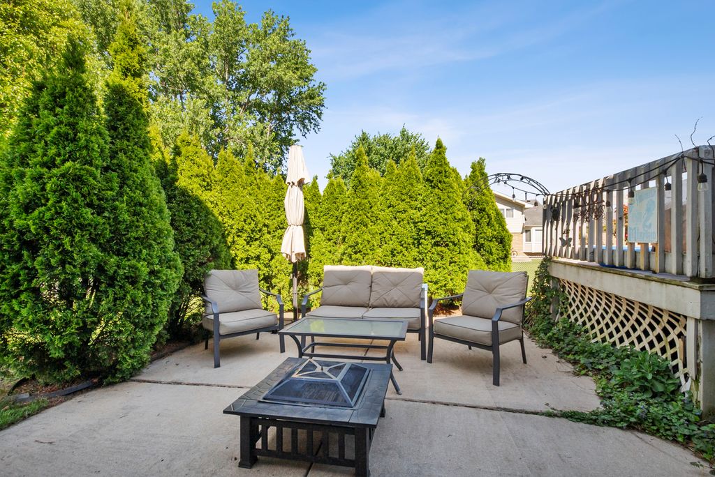 Image 23 of property listing at 15581 Frances Lane, Orland Park, IL 60462