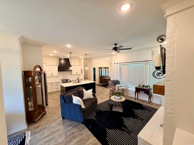 4025 Elizabeth Court, Benton, AR 72019