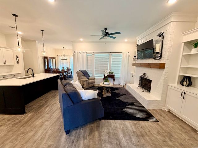 4025 Elizabeth Court, Benton, AR 72019