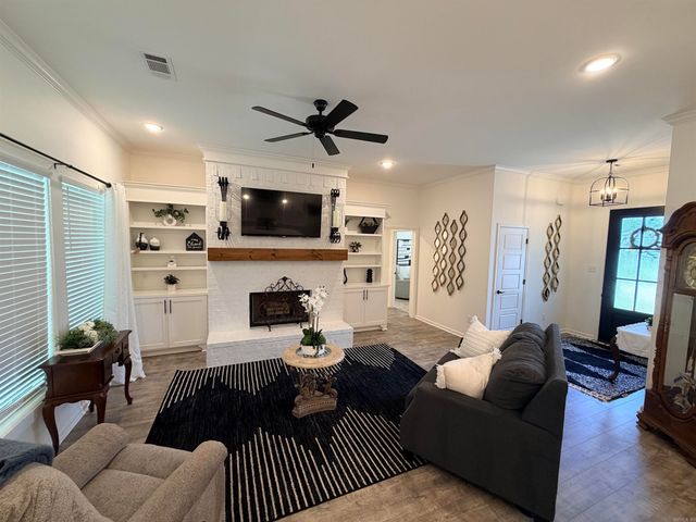 4025 Elizabeth Court, Benton, AR 72019