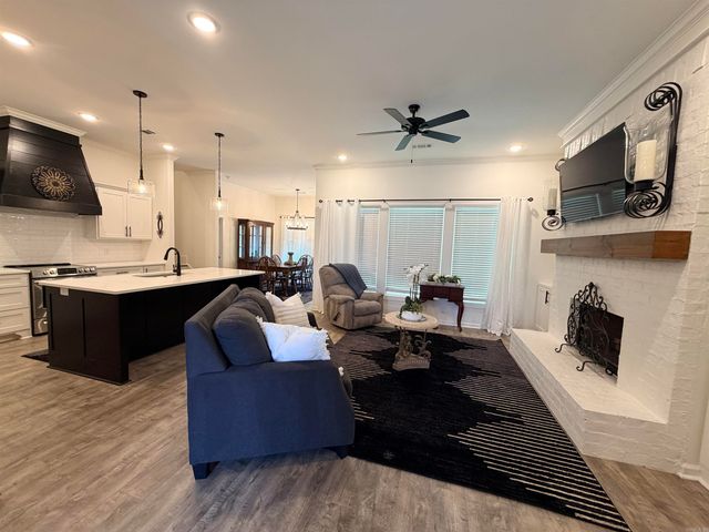 4025 Elizabeth Court, Benton, AR 72019