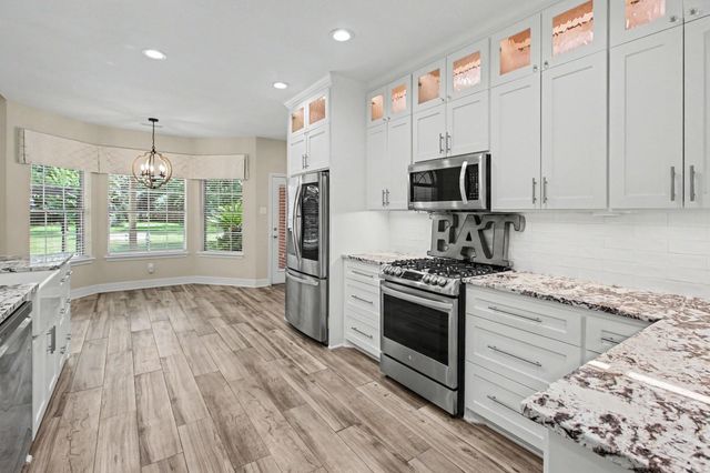 8911 Diamante Drive, Magnolia, TX 77354
