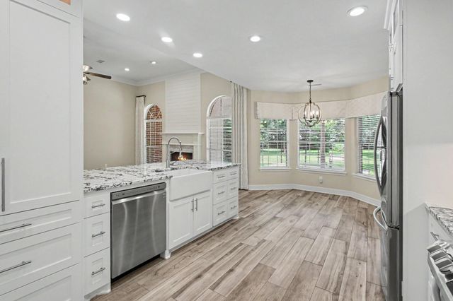 8911 Diamante Drive, Magnolia, TX 77354