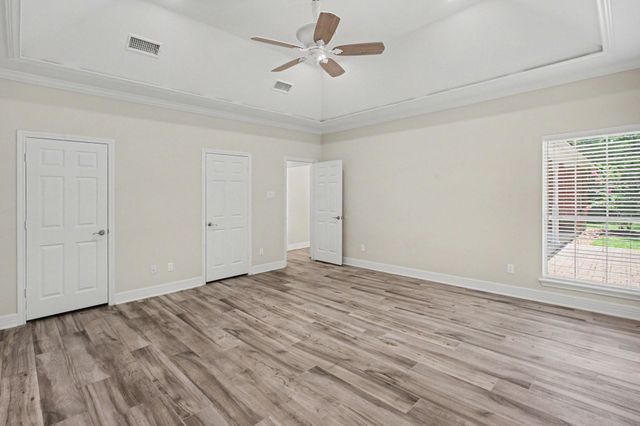 8911 Diamante Drive, Magnolia, TX 77354