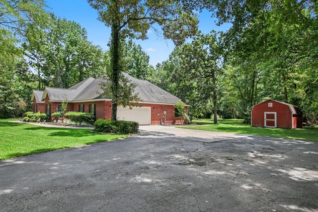8911 Diamante Drive, Magnolia, TX 77354