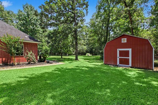 8911 Diamante Drive, Magnolia, TX 77354