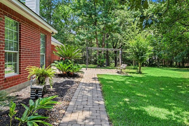 8911 Diamante Drive, Magnolia, TX 77354