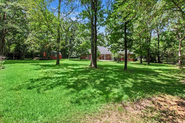 8911 Diamante Drive, Magnolia, TX 77354