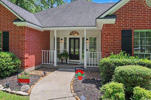 8911 Diamante Drive, Magnolia, TX 77354