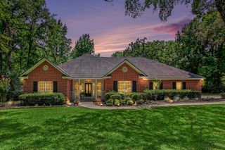 8911 Diamante Drive, Magnolia, TX 77354