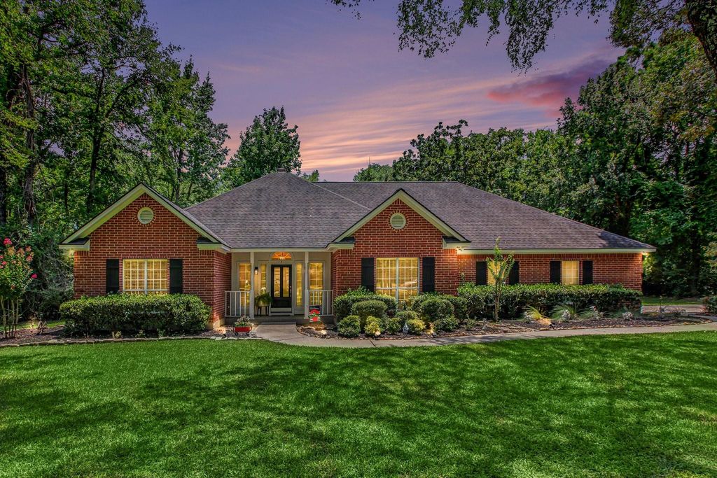 8911 Diamante Drive, Magnolia, TX 77354