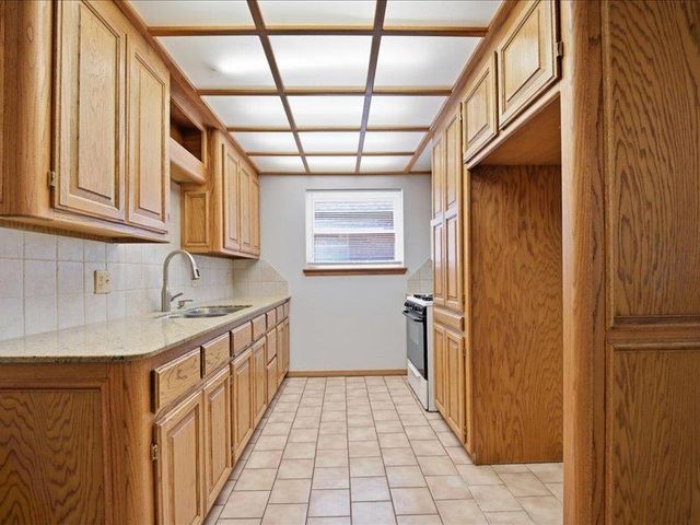 8212 NW 33rd Street, Bethany, OK 73008