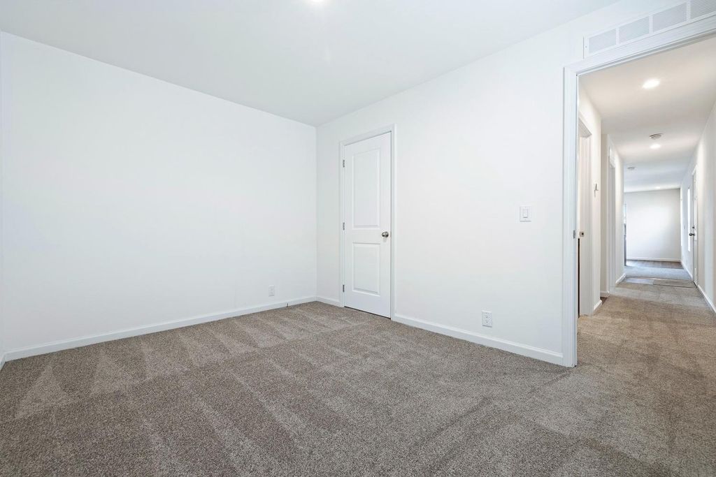 Image 18 of property listing at 1719 W Olive # 33, Fresno, CA 93728